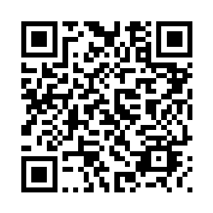 唐亦森的眉眼隐藏着一丝别有深意二维码生成