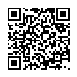 唐天脖子上挂银兔耳形的项链微微颤动二维码生成