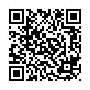 唐天豪现在就在李逸风的办公室里二维码生成