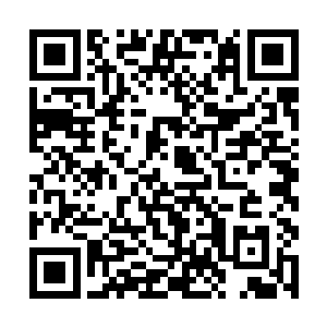 唐晓柔他们几个女孩子先跟着我一起往外面跑了出去二维码生成