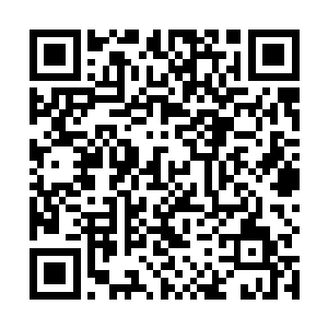 唐玥捡起地上的打更工具纵身朝着更夫消失的方向飞去二维码生成