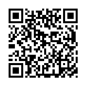 唐玥用手指轻轻压着由天蚕丝制成的琴弦二维码生成