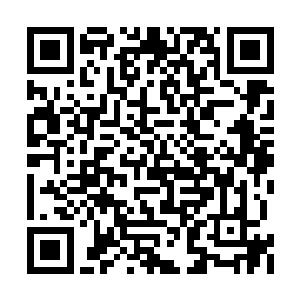 唐翩跹只好抱着一堆袋子进房间乖乖换起了衣服二维码生成