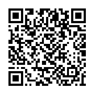 啪的一声巨响让原本还在议论的同学们顿时噤声二维码生成