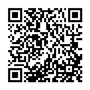 啪的一声打开了门对着站在门口的齐一铭就抱怨了一句二维码生成