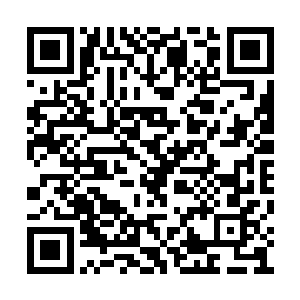 喊着号子一直小跑着把火炮推到了合适的位置上二维码生成