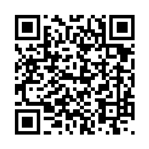 喜笑颜开去捡各种爆出的装备和宝石二维码生成