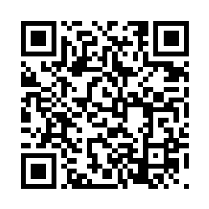 喧嚣的风一下子灌进了洞开的大门里二维码生成