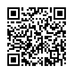 嘀嘀咕咕坐在旁边的沙发里做自己的游戏二维码生成