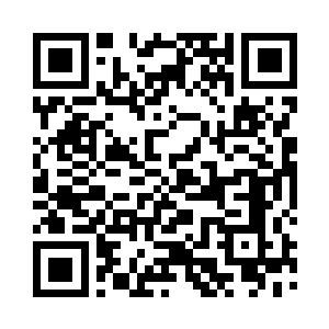 嘉宾席上的莫咏星抓住张华的手臂问道二维码生成