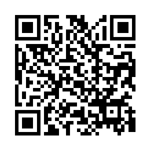 嘴角勾起一抹温柔的浅笑将头靠在了他的肩上二维码生成