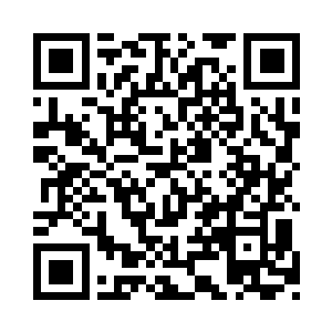 嘴角更是扬起了一抹不易察觉的讥讽与嘲弄二维码生成