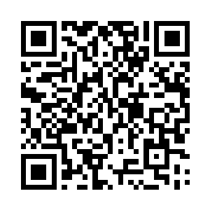 回身在门口的椅子上拿起自己的坤包二维码生成