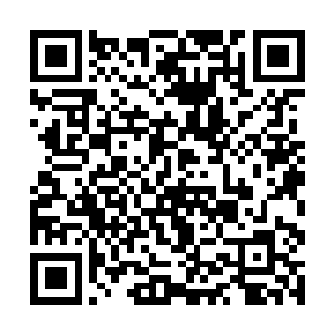 因为他不确定那个实力深厚的中年男子什么时候出手二维码生成