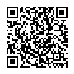因为他竟然发现楚家的三个人都坐在凌波的房间里二维码生成