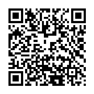 因为几乎在这一枚棋子所化的剑光被秦方击碎的同时二维码生成