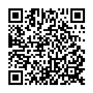 因为在她还没到酒店门口的时候他就已经知道她要来了二维码生成