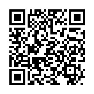 因为太过用力手背都爆出一条条青筋二维码生成