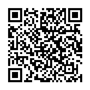 因为她可不再是当年那个人前人后都不一样的小丫头了二维码生成