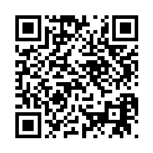 因为我爸爸拿衣架狠狠地收拾了她一顿二维码生成