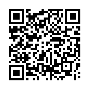 因为街道上随便一个迎面走过来的人物二维码生成