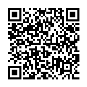 因此自然而然就会令人想到连绵不断方圆几百里的山脉之类的二维码生成