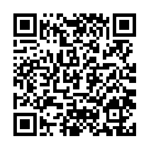 困住吕先生的牢笼像是被一股强大的力量掰开了一样二维码生成