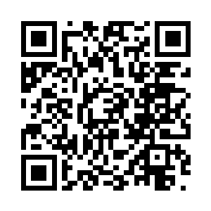 围上来了十几个手里握着手枪的警察二维码生成