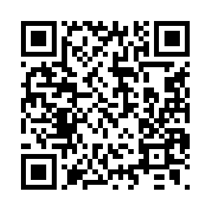 围观群众看到飞冲而出安然无恙的苏落二维码生成