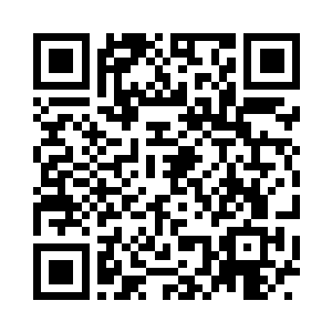 在一层布上秀出两面一模一样的绣品二维码生成