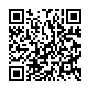在一遍一遍不厌其烦地擦着自己手里的镜头二维码生成