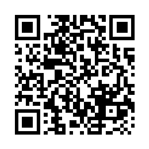 在一间光线相对暗淡的巴洛克风格卧室内二维码生成