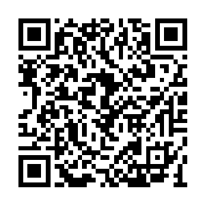 在不到自己四十米处在燃烧的房屋旁被机枪点射二维码生成