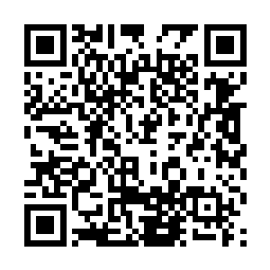 在中途却被一个挥舞着长枪的中年人给生生拦了下来二维码生成