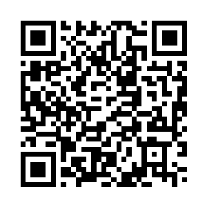 在二人的拳头即将砸到自己脸上时二维码生成