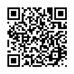 在人墙另一边的狗仔们可就不客气了二维码生成