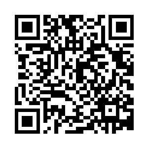 在他旁边的第一把椅子上坐着一个老者二维码生成