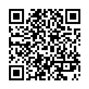 在他自己一个朋友家的电子公司做程序员二维码生成