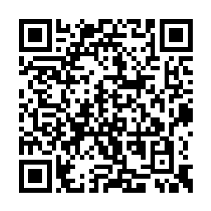 在他身侧的一位男子却是直接朝着雷族老者呵斥二维码生成