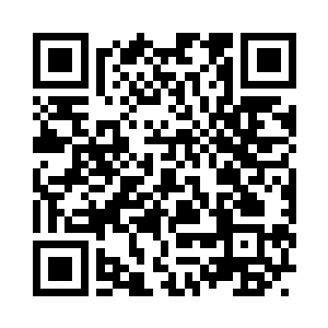 在他还在沉浸在某种欢快的情绪中的时候二维码生成