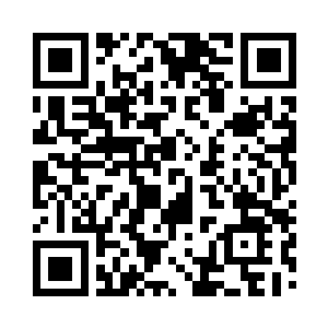 在八千里黑色沼泽上空出现了一个黑衣人二维码生成