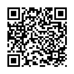 在其余年轻一辈羡慕嫉妒的目光中二维码生成