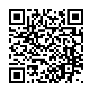 在冰上雕刻是一件非常耗费体力的活二维码生成