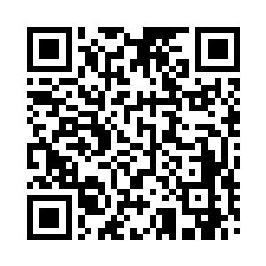 在凌冽身边坐着的女人得意的挺起了自己的胸二维码生成