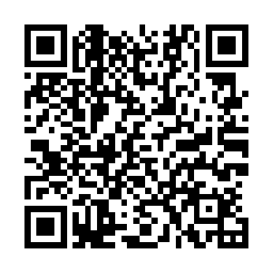 在刚刚很巧妙地用膝盖在关键时刻顶了荣光的大腿肌肉一下二维码生成