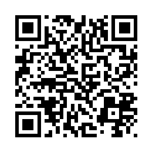 在医生的办公室里听了医生的汇报二维码生成
