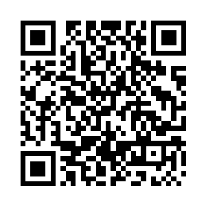 在半空中划过一道完美的抛物线落向羊开二维码生成