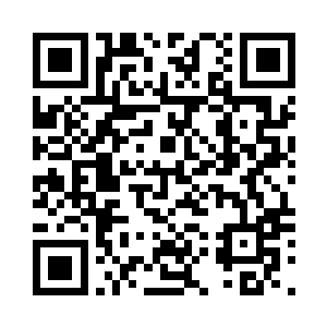 在半空中画出了一个美丽的红色光环二维码生成