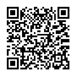 在发觉到阿力的指纹并不能操控密室之内的激光后二维码生成