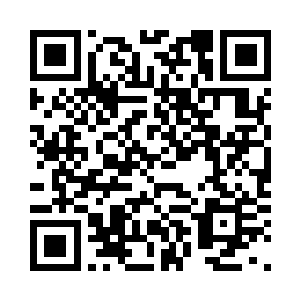 在叶妩和两位警官的对峙中悄然度过二维码生成